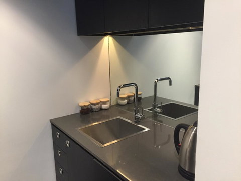 Tasha\'s Apartments On Warwick - Kawana Tourism 15