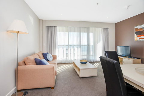Pier Luxury Apartments - Kawana Tourism 13