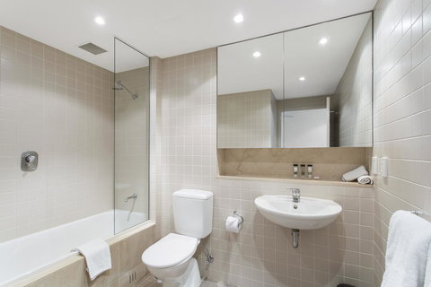 Pier Luxury Apartments - Kawana Tourism 4