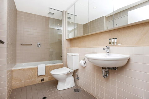 Pier Luxury Apartments - Kawana Tourism 18