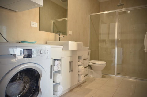 Renmark Holiday Apartments - Kawana Tourism 9
