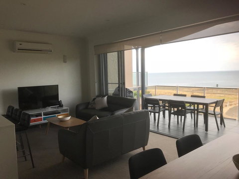 Penneshaw Oceanview Apartments - Kawana Tourism 1