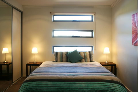 Penneshaw Oceanview Apartments - Kawana Tourism 8