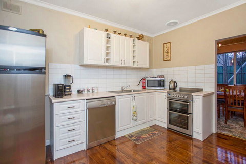 Hahndorf House B&B - Kawana Tourism 22