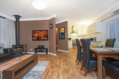 Hahndorf House B&B - Kawana Tourism 27