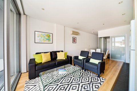 York Apartments - Kawana Tourism 18