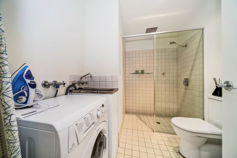 York Apartments - Kawana Tourism 14