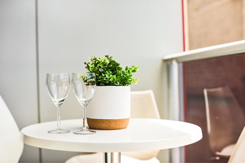 York Apartments - Kawana Tourism 21
