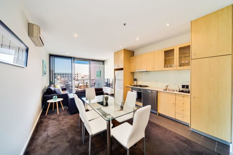 York Apartments - Kawana Tourism 10