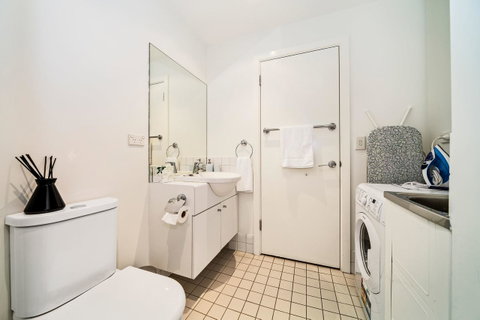York Apartments - Kawana Tourism 17