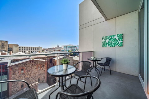 York Apartments - Kawana Tourism 15