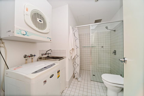 York Apartments - Kawana Tourism 24