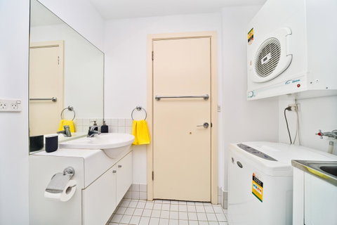 York Apartments - Kawana Tourism 27