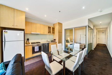 York Apartments - Kawana Tourism 1