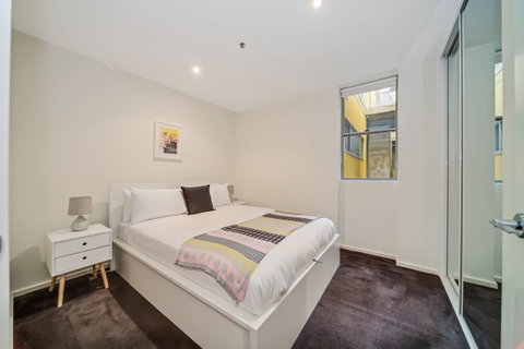 York Apartments - Kawana Tourism 6