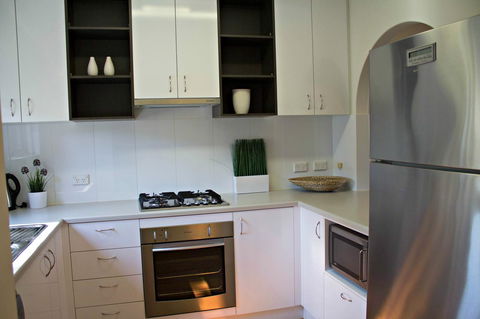 Adelaide DressCircle Apartments - Archer Street - Kawana Tourism 15