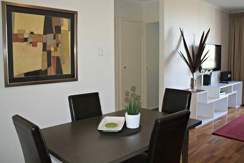 Adelaide DressCircle Apartments - Archer Street - Kawana Tourism 23