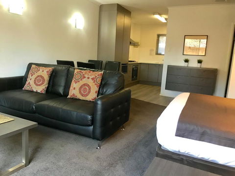 Adelaide DressCircle Apartments - Archer Street - Kawana Tourism 2