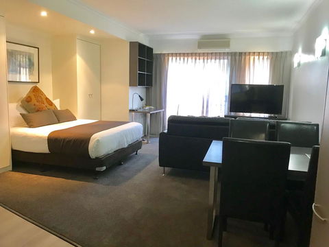 Adelaide DressCircle Apartments - Archer Street - Kawana Tourism 4