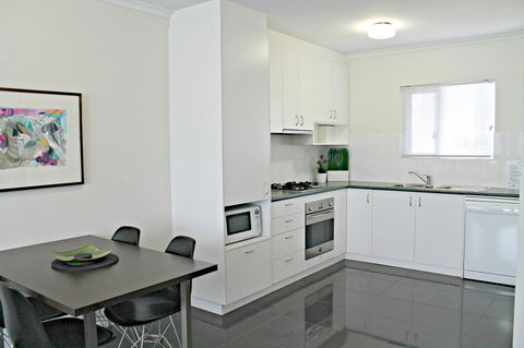 Adelaide DressCircle Apartments - Archer Street - Kawana Tourism 10