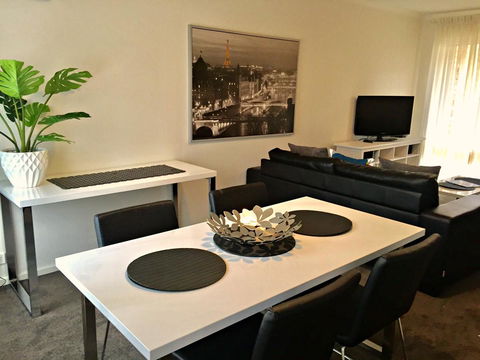 Adelaide DressCircle Apartments - Archer Street - Kawana Tourism 26