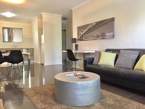 Adelaide DressCircle Apartments - Archer Street - Kawana Tourism 7