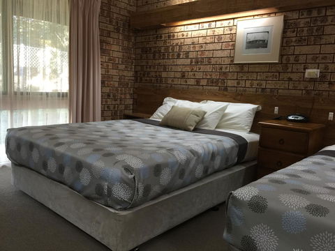 Ten Dollar Town Motel - Kawana Tourism 32