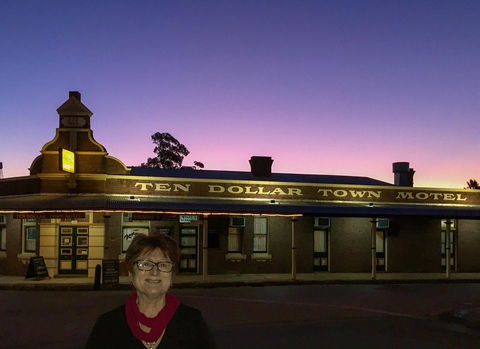 Ten Dollar Town Motel - Kawana Tourism 27