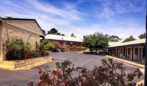 Ten Dollar Town Motel - Kawana Tourism 21