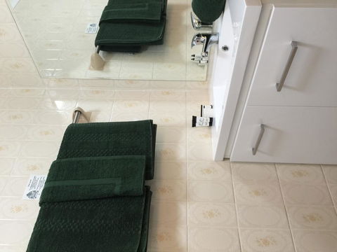 Ten Dollar Town Motel - Kawana Tourism 8