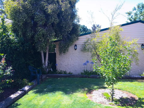Ten Dollar Town Motel - Kawana Tourism 22
