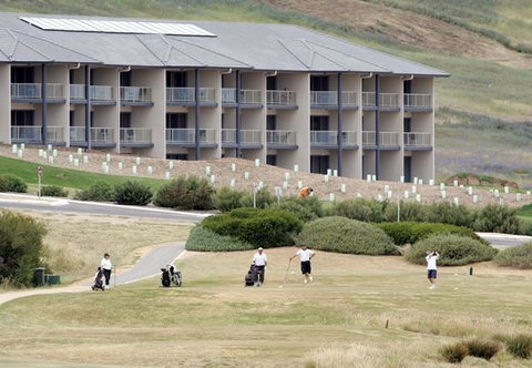 Lady Bay Hotel - Kawana Tourism 15