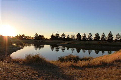 Lady Bay Hotel - Kawana Tourism 20