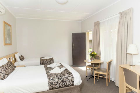 Bathurst Motor Inn - Kawana Tourism 24
