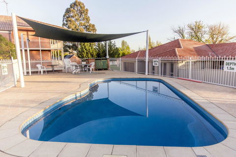 Bathurst Motor Inn - Kawana Tourism 5