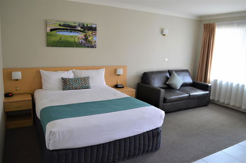 Bathurst Motor Inn - Kawana Tourism 2
