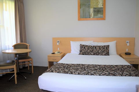 Bathurst Motor Inn - Kawana Tourism 26