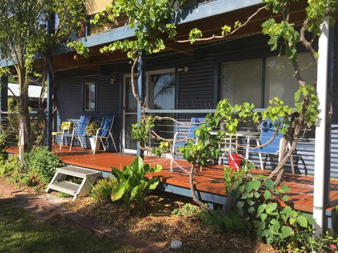SHAKIN' SHACK - Kawana Tourism 0