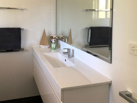 Beachview - Kawana Tourism 22