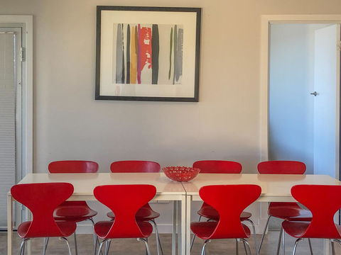 Beachview - Kawana Tourism 8