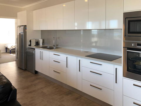 Beachview - Kawana Tourism 11