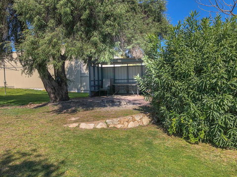 Beachview - Kawana Tourism 29