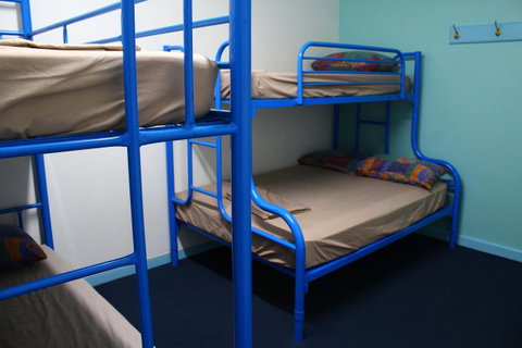 My Place & Adelaide Backpackers Hostel - Kawana Tourism 10