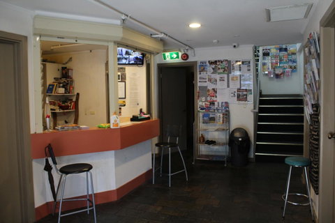 My Place & Adelaide Backpackers Hostel - Kawana Tourism 36