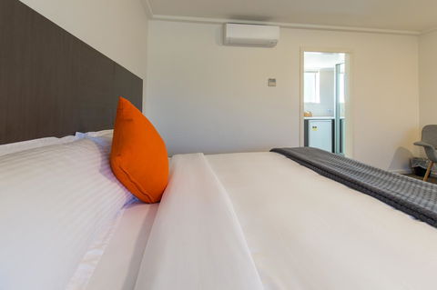 Mick O\'Sheas - Kawana Tourism 15