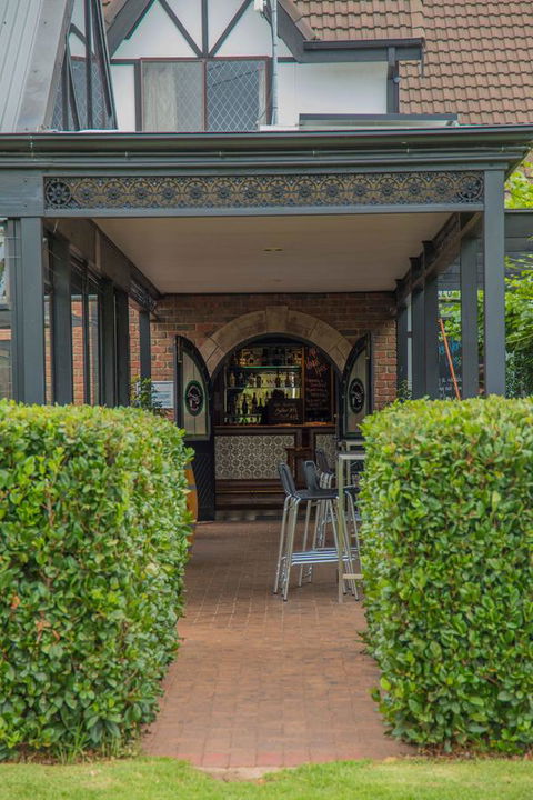Mick O\'Sheas - Kawana Tourism 40