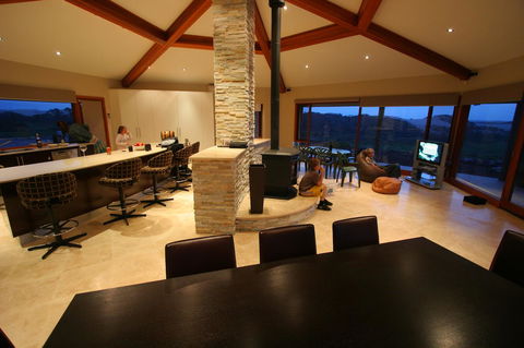 Almonta Park Lodge - Kawana Tourism 4