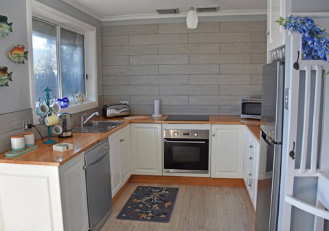 Beach Life Retreat - Kawana Tourism 10