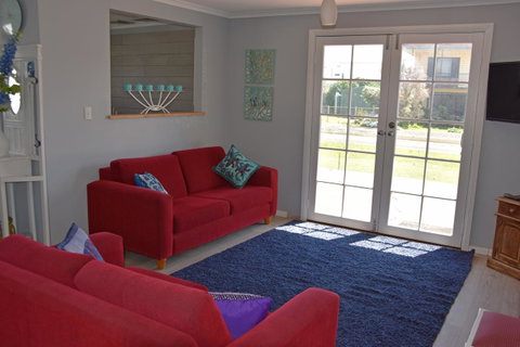 Beach Life Retreat - Kawana Tourism 2