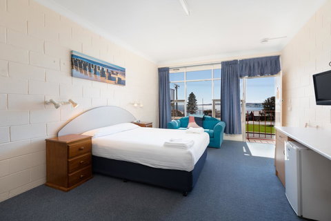 Blue Seas Motel - Kawana Tourism 14